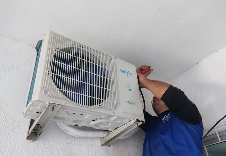 Manutenção corretiva na unidade condensadora de ar condicionado inverter